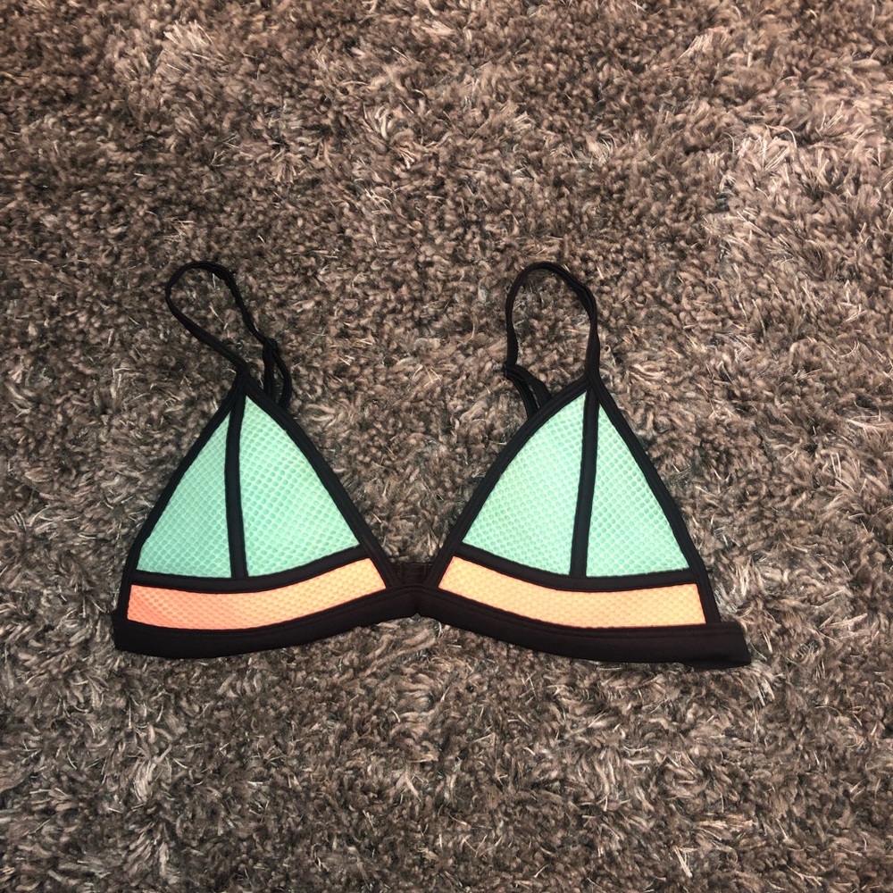 Triangl top